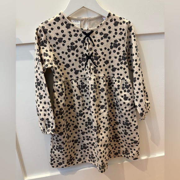 Zara Other - Zara Beige and Black Floral Dress